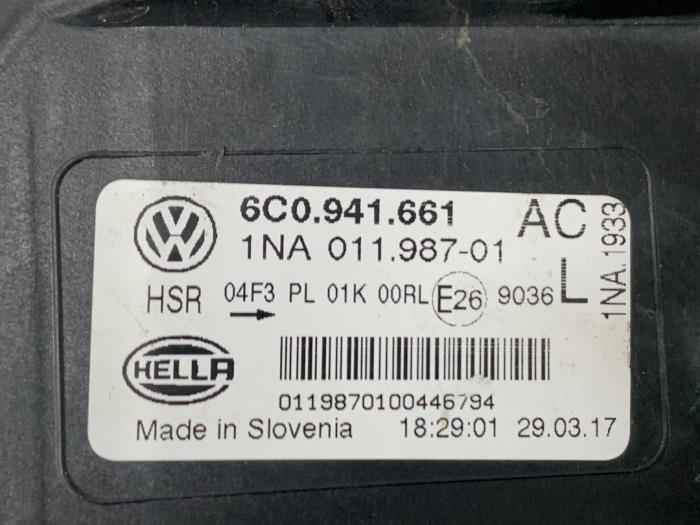 Dagrijverlichting links van een Volkswagen Polo V (6R) 1.4 TDI 12V 90 2017