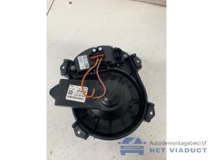 Gebruikte Chaufage Ventilatiemotor Mercedes CLA Shooting Brake (117.9) 1.6 CLA-180 16V Prijs € 85,00 Margeregeling aangeboden door Het Viaduct