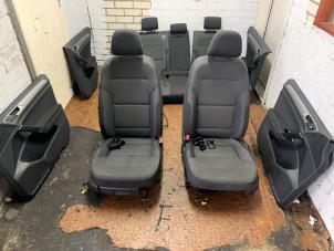 Gebruikte Bekleding Set (compleet) Volkswagen Golf VII Variant (AUVV) 1.4 TSI BlueMotion Technology 125 16V Prijs € 300,00 Margeregeling aangeboden door Het Viaduct