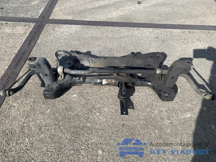 Gebruikte Subframe Volkswagen Touran (5T1) 1.2 TSI Prijs € 150,00 Margeregeling aangeboden door Het Viaduct