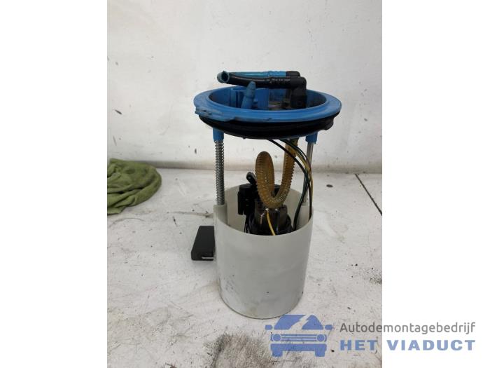 Gebruikte Benzinepomp Volkswagen Golf VI (5K1) 2.0 GTI 16V Prijs € 50,00 Margeregeling aangeboden door Het Viaduct