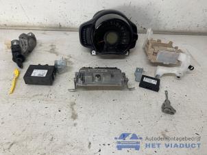 Gebruikte Kontaktslot + computer Toyota Aygo (B40) 1.0 12V VVT-i Prijs € 350,00 Margeregeling aangeboden door Het Viaduct