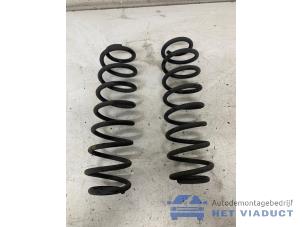 Gebruikte Schroefveer achter Skoda Fabia III Combi (NJ5) 1.2 TSI 16V Greentech Prijs € 40,00 Margeregeling aangeboden door Het Viaduct