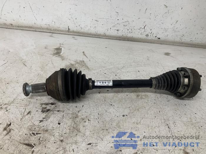 Gebruikte Steekas links-voor Skoda Fabia III Combi (NJ5) 1.2 TSI 16V Greentech Prijs € 120,00 Margeregeling aangeboden door Het Viaduct