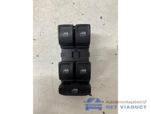 Gebruikte Schakelblok ruiten Skoda Fabia III Combi (NJ5) 1.2 TSI 16V Greentech Prijs € 20,00 Margeregeling aangeboden door Het Viaduct