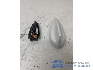 Gebruikte Antenne BMW 2 serie Gran Tourer (F46) 220dA xDrive 2.0 TwinPower Turbo 16V Prijs € 60,00 Margeregeling aangeboden door Het Viaduct