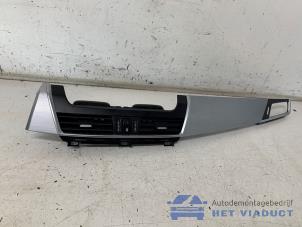 Gebruikte Dashboard deel BMW 2 serie Gran Tourer (F46) 220dA xDrive 2.0 TwinPower Turbo 16V Prijs € 200,00 Margeregeling aangeboden door Het Viaduct