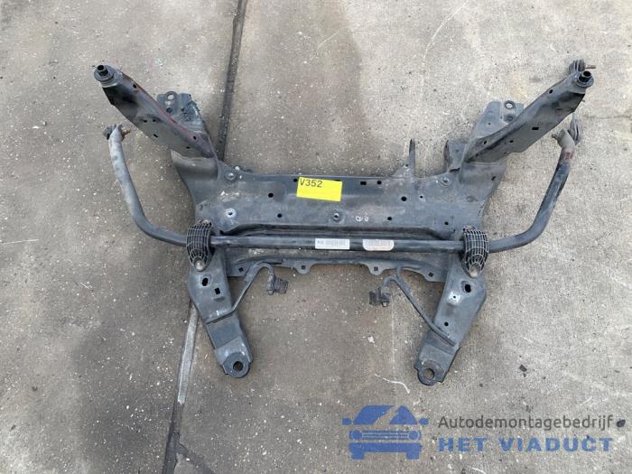 Gebruikte Subframe BMW 2 serie Gran Tourer (F46) 220dA xDrive 2.0 TwinPower Turbo 16V Prijs € 200,00 Margeregeling aangeboden door Het Viaduct