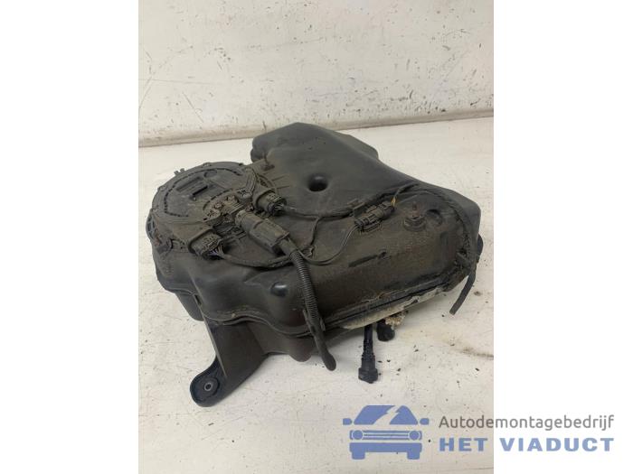Gebruikte Adblue tank BMW 2 serie Gran Tourer (F46) 220dA xDrive 2.0 TwinPower Turbo 16V Prijs € 250,00 Margeregeling aangeboden door Het Viaduct