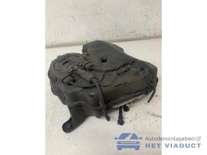 Gebruikte Adblue tank BMW 2 serie Gran Tourer (F46) 220dA xDrive 2.0 TwinPower Turbo 16V Prijs € 250,00 Margeregeling aangeboden door Het Viaduct