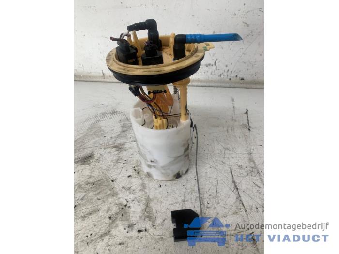 Gebruikte Tank element Pomp Volkswagen Touran (5T1) 2.0 TDI 150 Prijs € 100,00 Margeregeling aangeboden door Het Viaduct