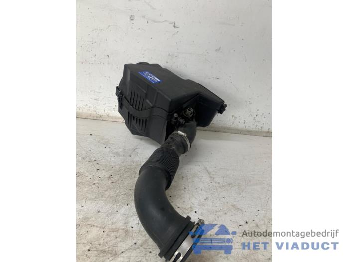 Gebruikte Luchtfilterhuis Ford Focus 3 Wagon 1.0 Ti-VCT EcoBoost 12V 125 Prijs € 40,00 Margeregeling aangeboden door Het Viaduct
