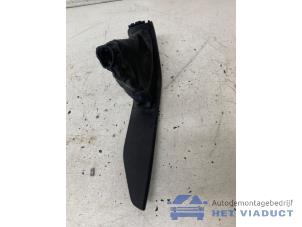 Gebruikte Handremhendel Ford Focus 3 Wagon 1.0 Ti-VCT EcoBoost 12V 125 Prijs € 25,00 Margeregeling aangeboden door Het Viaduct