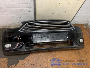 Gebruikte Voorbumper Ford Focus 3 Wagon 1.0 Ti-VCT EcoBoost 12V 125 Prijs € 400,00 Margeregeling aangeboden door Het Viaduct