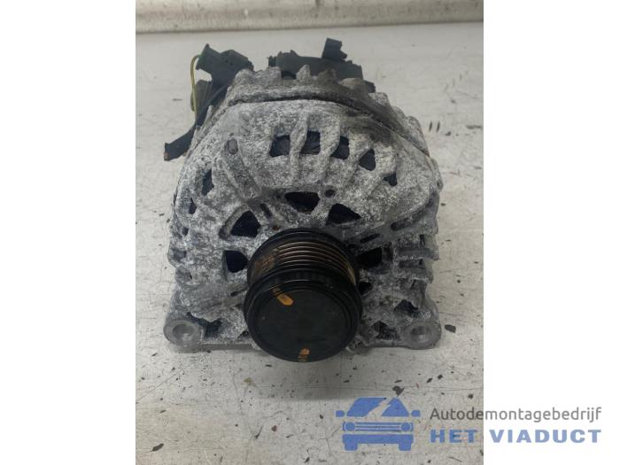 Gebruikte Dynamo Opel Crossland (X) 1.2 Turbo 12V Prijs € 100,00 Margeregeling aangeboden door Het Viaduct