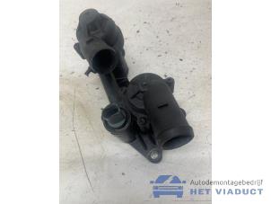 Gebruikte Thermostaathuis Volkswagen Touran (1T3) 1.4 16V TSI 140 Prijs € 30,00 Margeregeling aangeboden door Het Viaduct