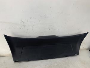 Gebruikte Bekleding Achterklep Mercedes A (177.0) 1.3 A-180 Turbo 16V Prijs € 20,00 Margeregeling aangeboden door Het Viaduct