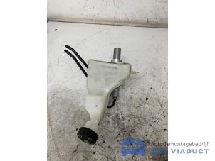 Gebruikte Hoofdremcilinder Mercedes A (177.0) 1.3 A-180 Turbo 16V Prijs € 50,00 Margeregeling aangeboden door Het Viaduct