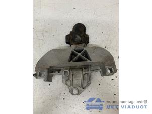 Gebruikte Motorsteun Mercedes A (177.0) 1.3 A-180 Turbo 16V Prijs € 50,00 Margeregeling aangeboden door Het Viaduct