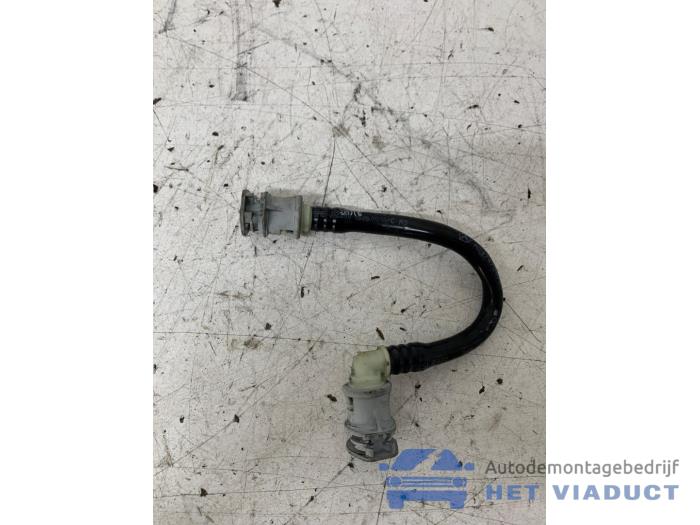 Brandstofleiding van een Mercedes-Benz A (177.0) 1.3 A-180 Turbo 16V 2019