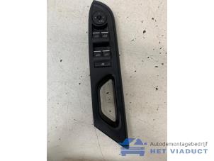 Gebruikte Schakelblok ruiten Ford B-Max (JK8) 1.0 EcoBoost 12V 100 Prijs € 40,00 Margeregeling aangeboden door Het Viaduct