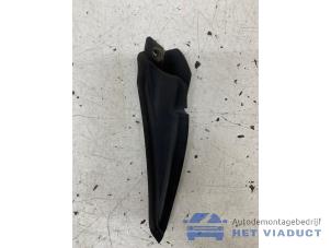 Gebruikte Afdekplaat diversen Renault Captur (2R) 1.2 TCE 16V EDC Prijs € 10,00 Margeregeling aangeboden door Het Viaduct