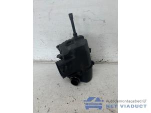 Gebruikte Luchtfilterhuis Audi A1 (8X1/8XK) 1.4 TDI Ultra 12V Prijs € 50,00 Margeregeling aangeboden door Het Viaduct