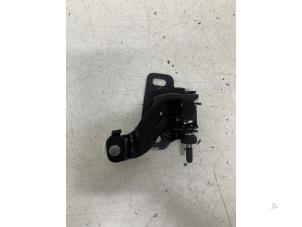 Gebruikte Schuifdeurrol rechts Ford B-Max (JK8) 1.0 EcoBoost 12V 100 Prijs € 20,00 Margeregeling aangeboden door Het Viaduct
