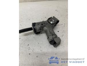 Gebruikte Kontaktslot + Sleutel Ford B-Max (JK8) 1.0 EcoBoost 12V 100 Prijs € 50,00 Margeregeling aangeboden door Het Viaduct