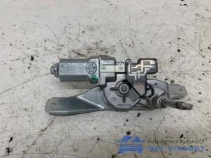 Gebruikte Ruitenwissermotor achter Mazda 2 (DE) 1.3 16V MZR Prijs € 25,00 Margeregeling aangeboden door Het Viaduct