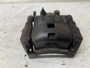 Gebruikte Remklauw (Tang) rechts-voor Mazda 2 (DE) 1.3 16V MZR Prijs € 35,00 Margeregeling aangeboden door Het Viaduct