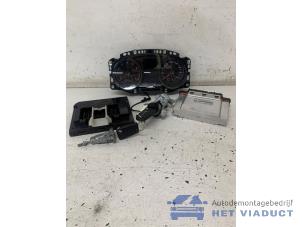 Gebruikte Kontaktslot + computer Volkswagen Golf VII (AUA) 1.2 TSI 16V Prijs € 400,00 Margeregeling aangeboden door Het Viaduct