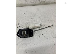 Gebruikte Slotmechaniek Achterklep Nissan Micra (K13) 1.2 12V Prijs € 40,00 Margeregeling aangeboden door Het Viaduct