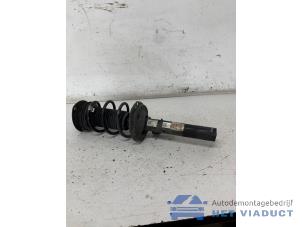 Gebruikte Mac Phersonpoot rechts-voor Volkswagen Golf VII (AUA) 1.2 TSI 16V Prijs € 70,00 Margeregeling aangeboden door Het Viaduct