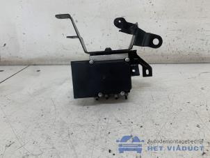 Gebruikte ABS Pomp Renault Master III (FV) 2.3 dCi 125 16V FWD Prijs € 150,00 Margeregeling aangeboden door Het Viaduct