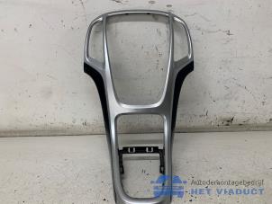 Gebruikte Dashboard deel Opel Astra J Sports Tourer (PD8/PE8/PF8) 1.6 CDTI 16V Prijs € 30,00 Margeregeling aangeboden door Het Viaduct