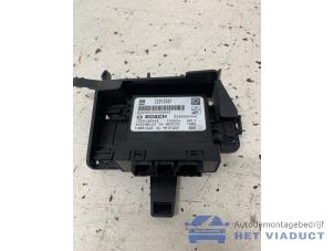 Gebruikte Module PDC Opel Astra J Sports Tourer (PD8/PE8/PF8) 1.6 CDTI 16V Prijs € 25,00 Margeregeling aangeboden door Het Viaduct
