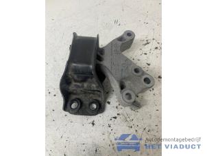 Gebruikte Motorsteun Renault Kadjar (RFEH) 1.2 Energy TCE 130 Prijs € 35,00 Margeregeling aangeboden door Het Viaduct