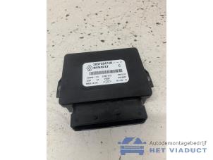 Gebruikte Handrem Module Renault Kadjar (RFEH) 1.2 Energy TCE 130 Prijs € 100,00 Margeregeling aangeboden door Het Viaduct