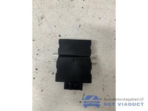 Gebruikte Brandstofpomp relais BMW 4 serie Gran Coupe (F36) 420i 2.0 TwinPower Turbo 16V Prijs € 100,00 Margeregeling aangeboden door Het Viaduct