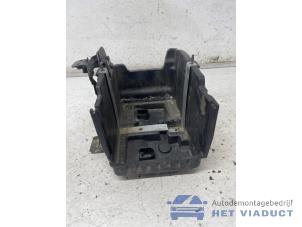 Gebruikte Accubak Ford B-Max (JK8) 1.0 EcoBoost 12V 100 Prijs € 20,00 Margeregeling aangeboden door Het Viaduct