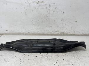 Gebruikte Paravent Volkswagen Polo V (6R) 1.2 12V BlueMotion Technology Prijs € 15,00 Margeregeling aangeboden door Het Viaduct