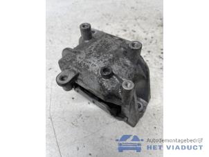 Gebruikte Motorrubber Volkswagen Caddy IV 2.0 TDI 102 Prijs € 35,00 Margeregeling aangeboden door Het Viaduct