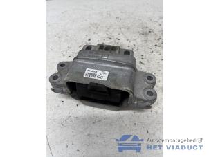 Gebruikte Motorrubber Volkswagen Caddy IV 2.0 TDI 102 Prijs € 35,00 Margeregeling aangeboden door Het Viaduct