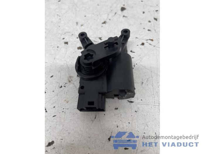 Gebruikte Temperatuursensor Motor Volkswagen Caddy IV 2.0 TDI 102 Prijs € 35,00 Margeregeling aangeboden door Het Viaduct