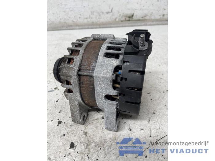 Dynamo van een Ford Fiesta 7 1.5 TDCi 85 2020