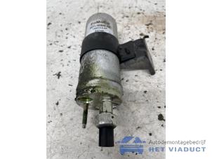 Gebruikte Accumulator Ford Fiesta 6 (JA8) 1.4 16V Prijs € 30,00 Margeregeling aangeboden door Het Viaduct