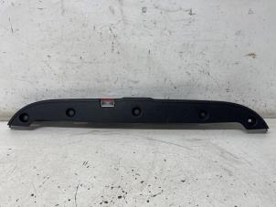 Gebruikte Bekleding Achterklep Mercedes A Limousine (177.1) 1.5 A-180d Prijs € 50,00 Margeregeling aangeboden door Het Viaduct