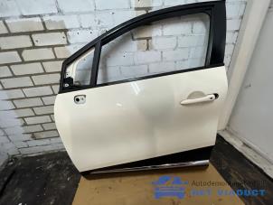 Gebruikte Deur 4Deurs links-voor Renault Captur (2R) 0.9 Energy TCE 12V Prijs € 600,00 Margeregeling aangeboden door Het Viaduct