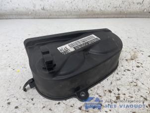 Gebruikte Distributiedeksel Skoda Fabia III Combi (NJ5) 1.2 TSI 16V Greentech Prijs € 15,00 Margeregeling aangeboden door Het Viaduct